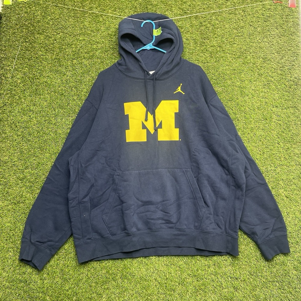 Michigan Wolverines Nike Hoodie Mens 2XL Blue Therma Fit Pullover Center Swoosh